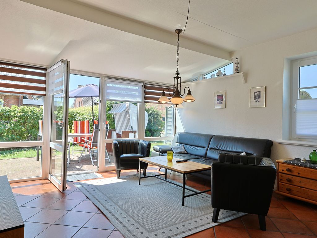 Helles Wohnzimmer mit Terrassenzugang