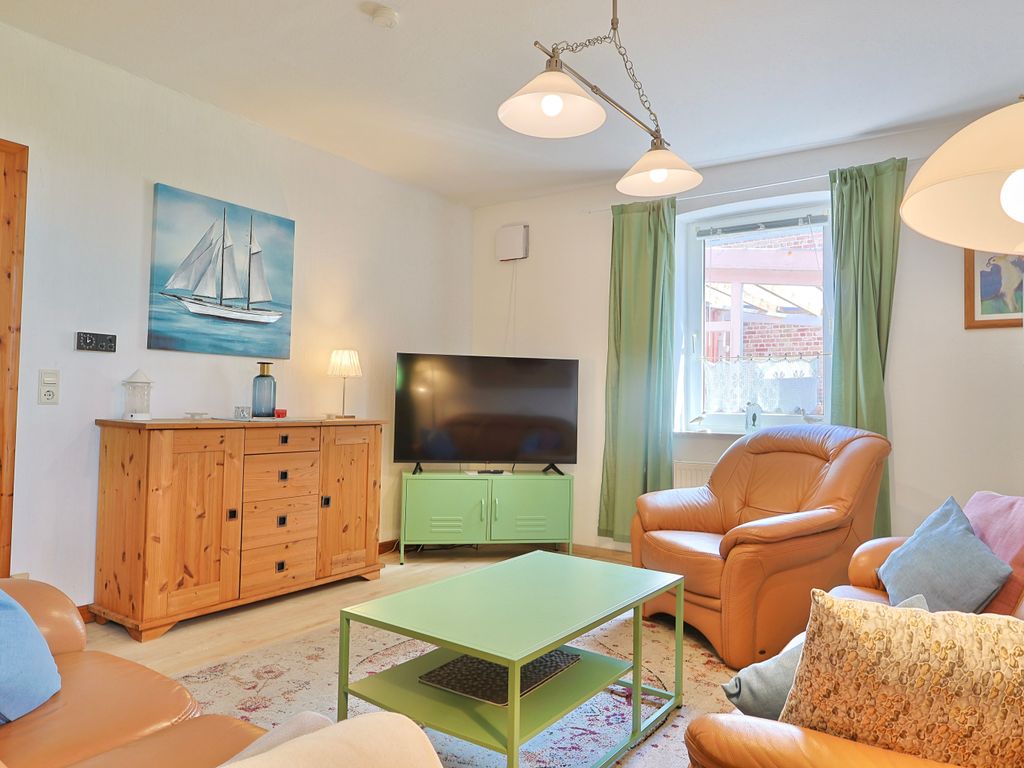 Großzügiges, helles Wohnzimmer