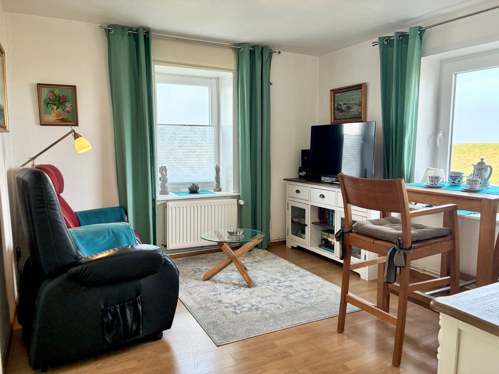 Offenes Wohnzimmer mit Blick ins Grüne