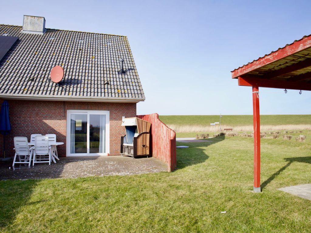 Südterrasse mit Strandkorb