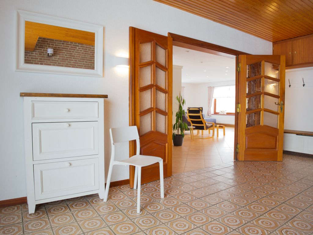 Eingangshalle mit Blick in's Wohnzimmer