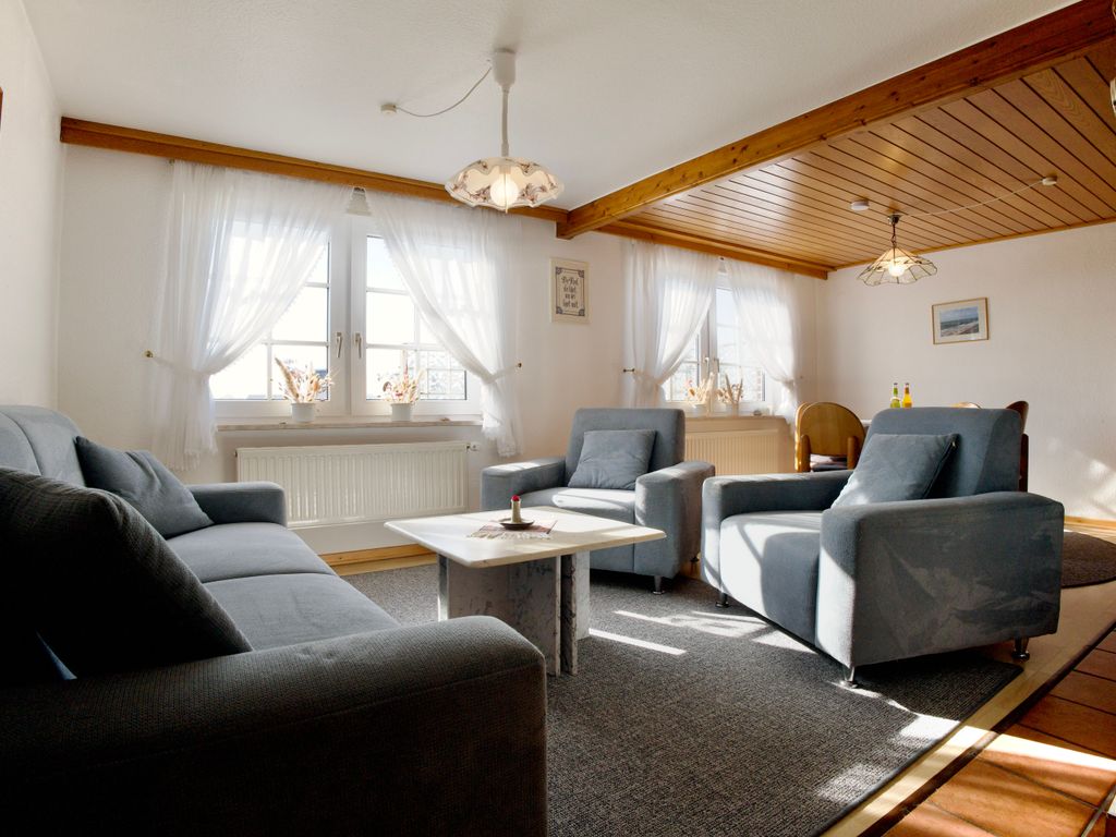 Wohnzimmer mit Kamin