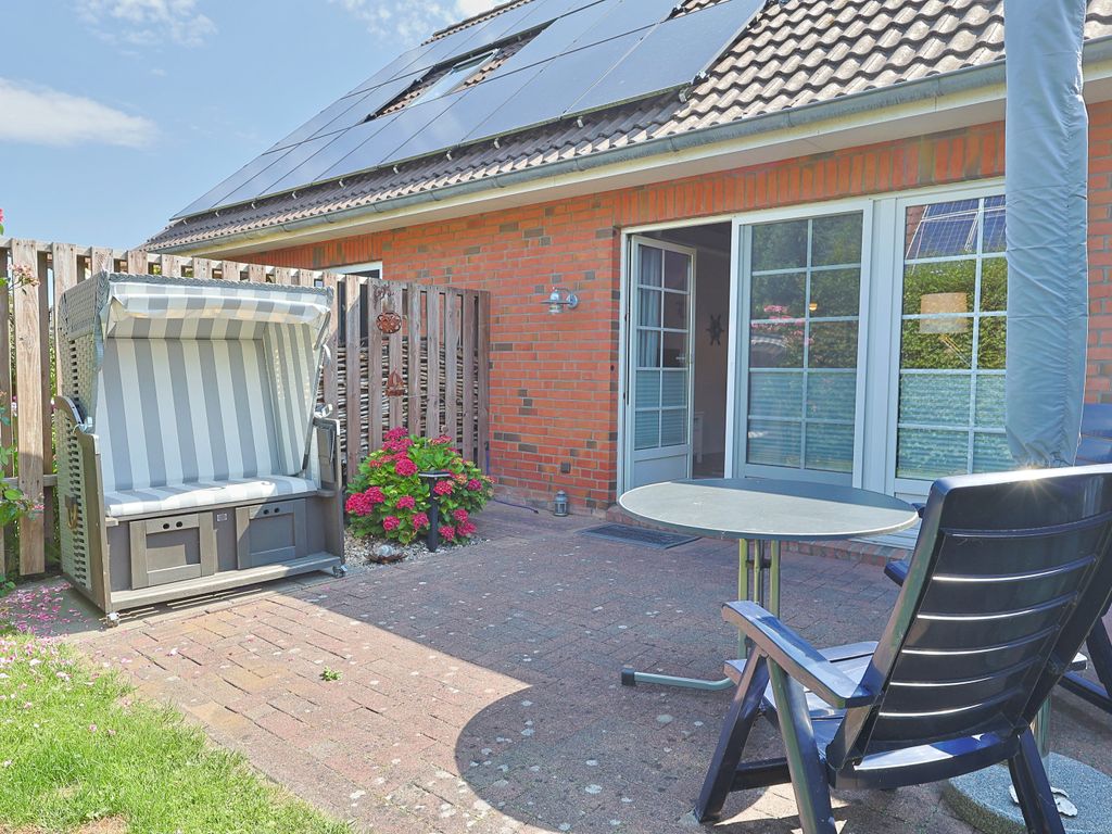 Terrasse mit Strandkorb