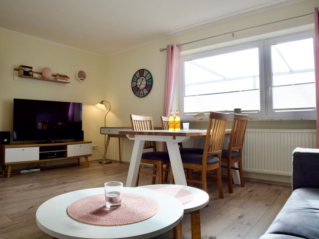 Helles, gemütliches Wohnzimmer