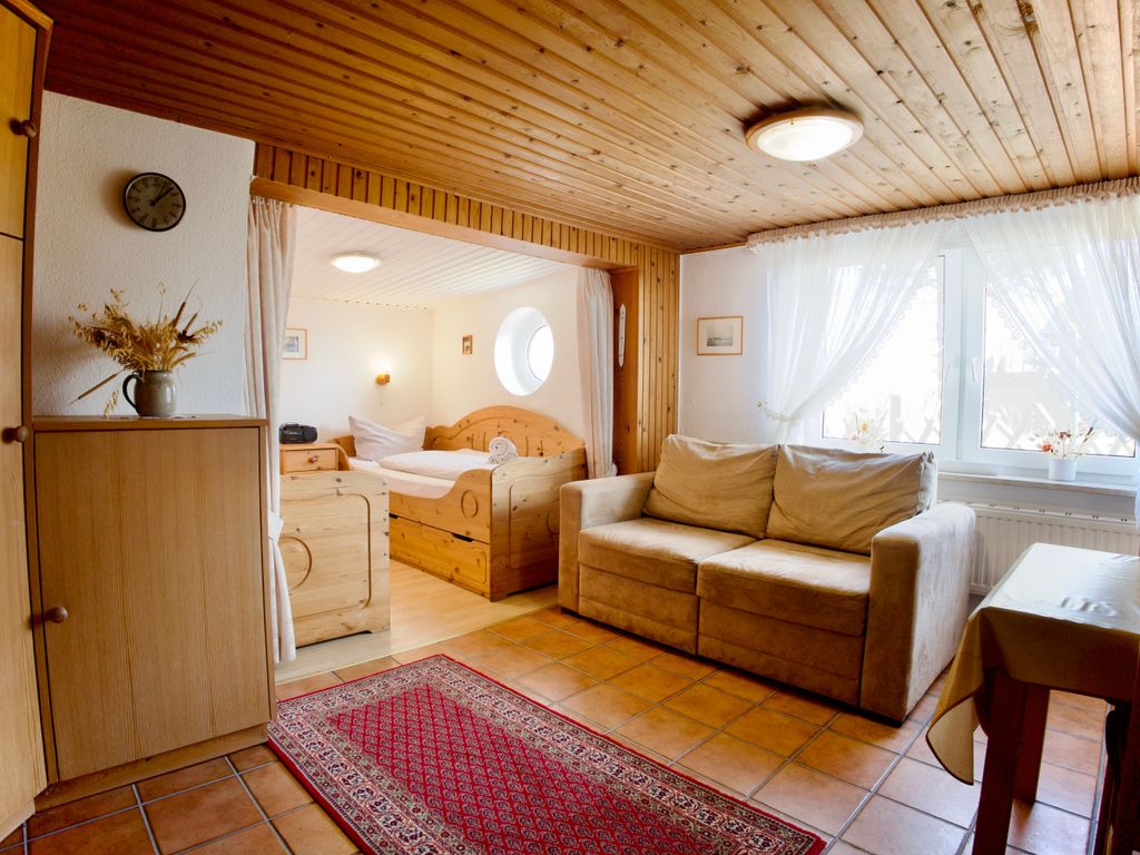 Offenes, helles Wohnzimmer