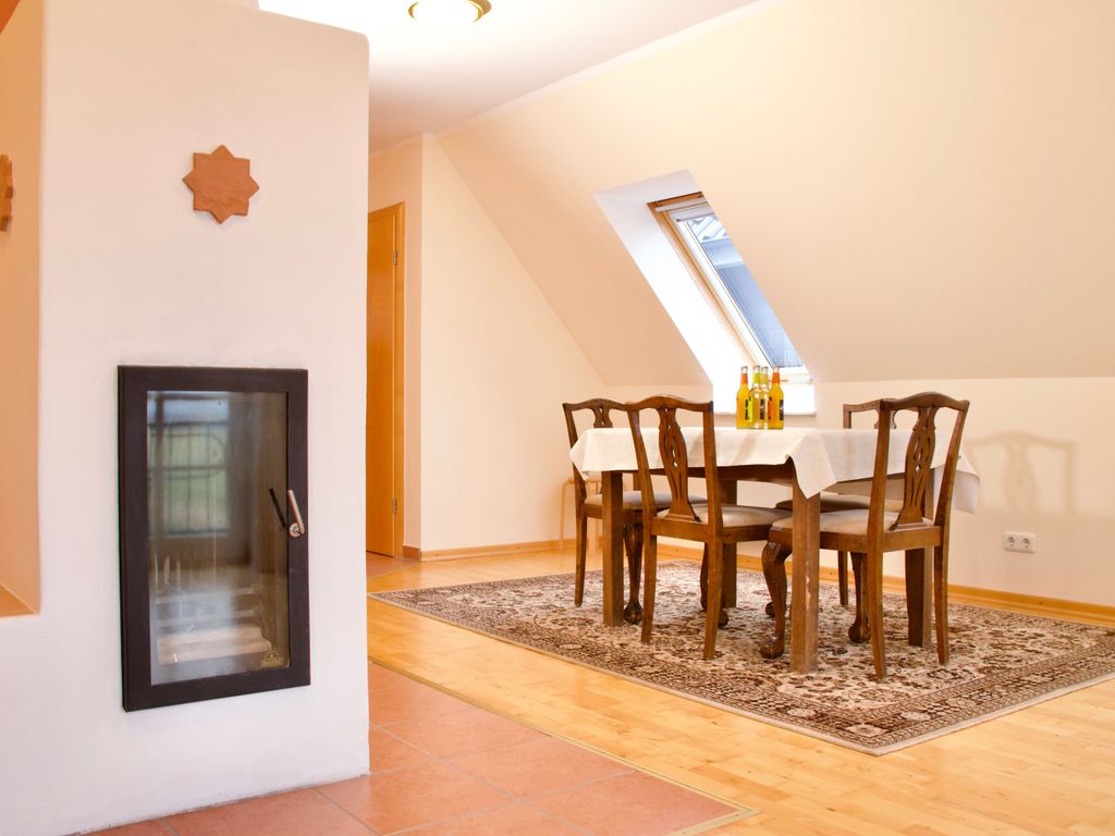Essbereich mit Kamin