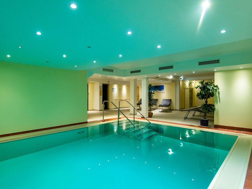 Schwimmbad im Hotel Auszeit