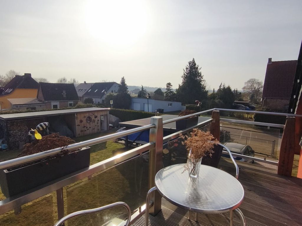 Balkon mit Sitzgelegenheit