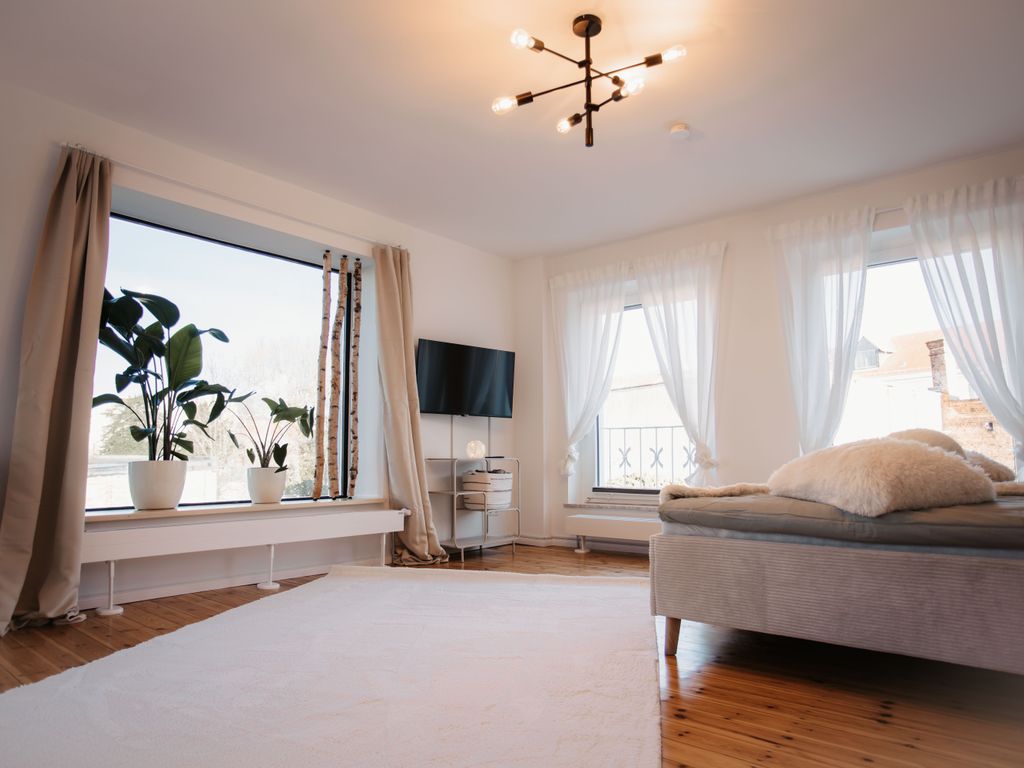 Schlafzimmer 1
