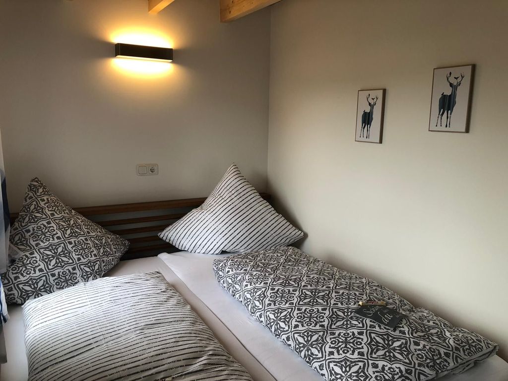 Schlafzimmer 2