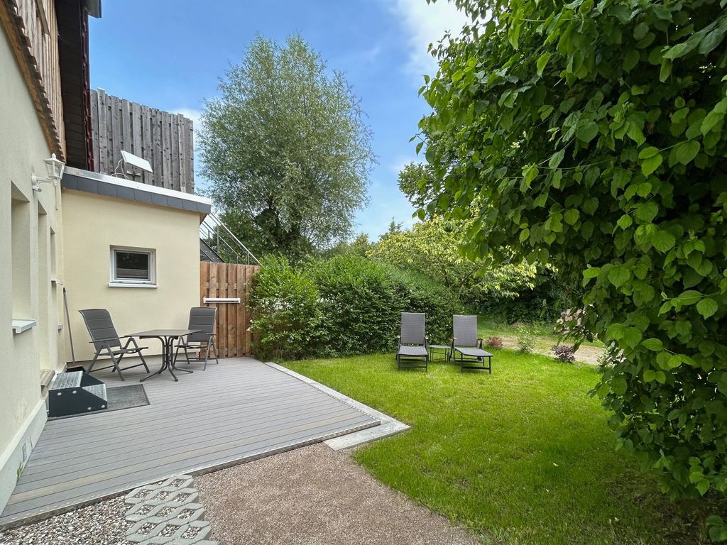 Zugang und Terrasse