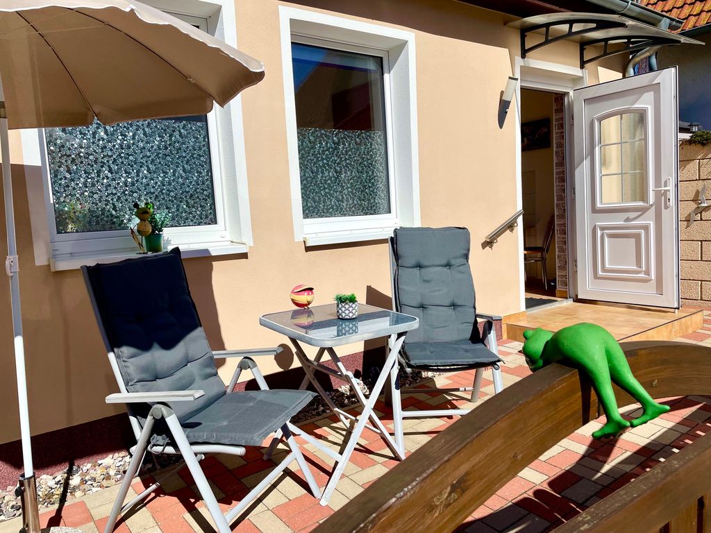 Kleine Terrasse für Sonnenstunden