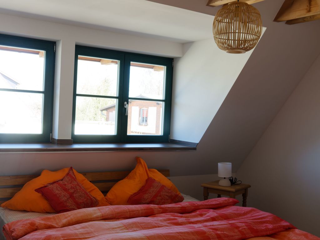 Schlafzimmer 1 mit Doppelbett (180x200)