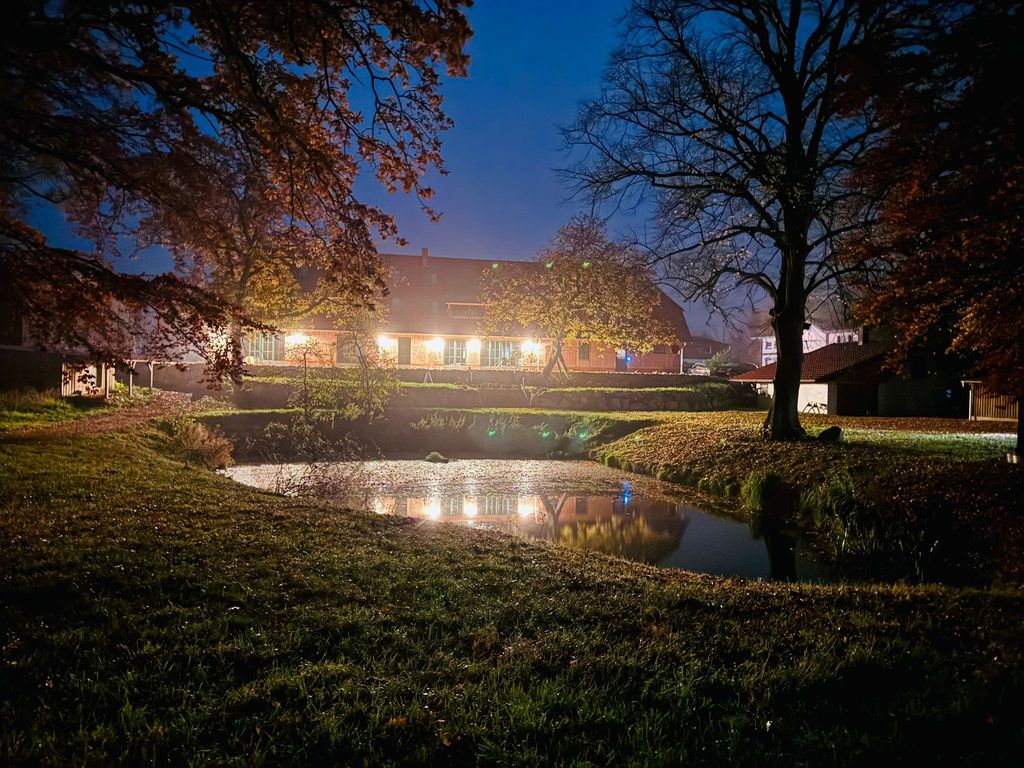 Landhaus im Abendlicht