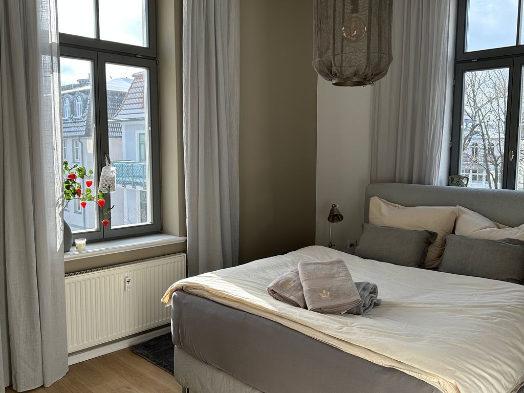 Schlafzimmer mit Doppelbett