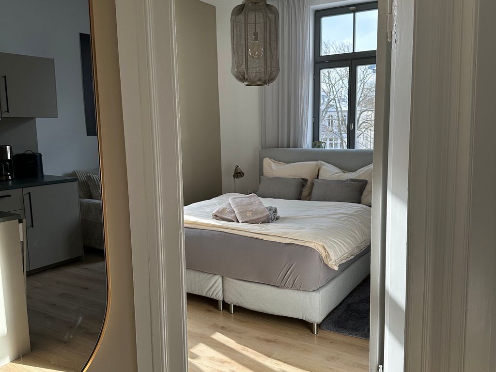 Schlafzimmer mit Doppelbett