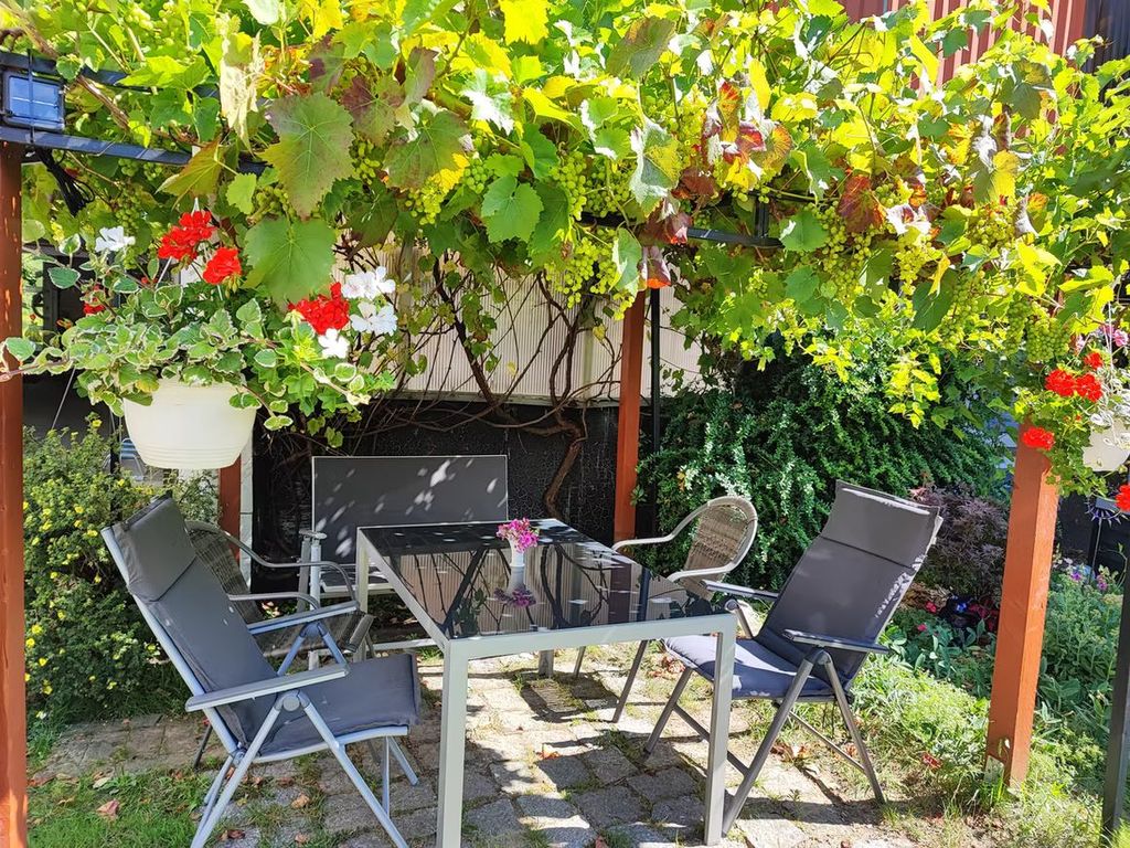 gemütliche Sitzecke auf dem Hof