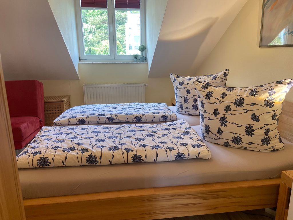 Schlafzimmer mit extra Schlafsessel