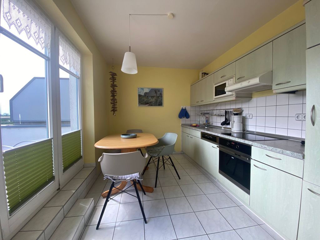 Küche links die Dachterrasse