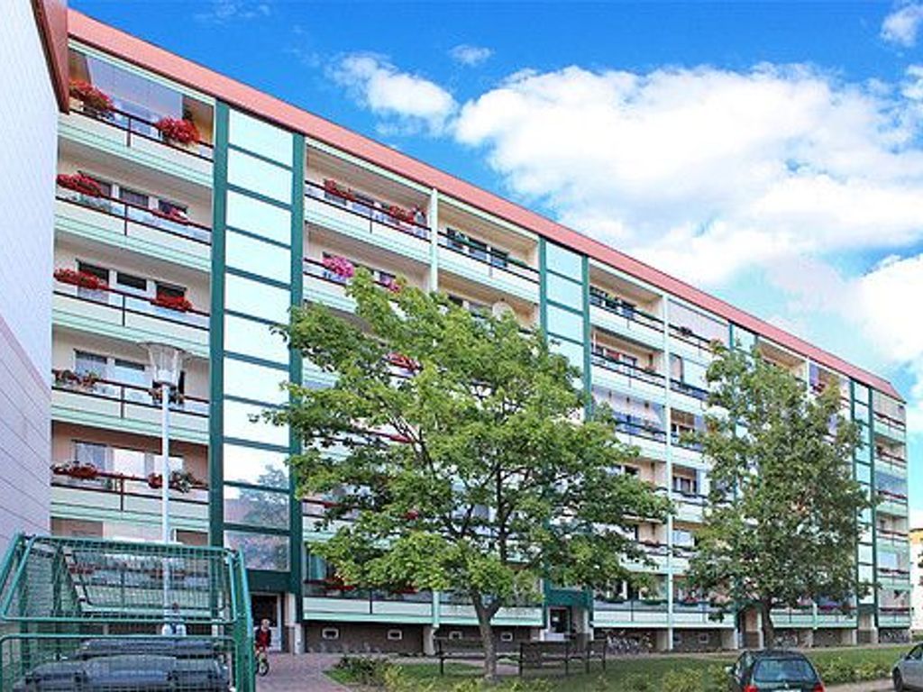 In der oberen Etage liegt die Ferienwohnung mit Fahrstuhl und Balkon###br######br###Ringstraße 3