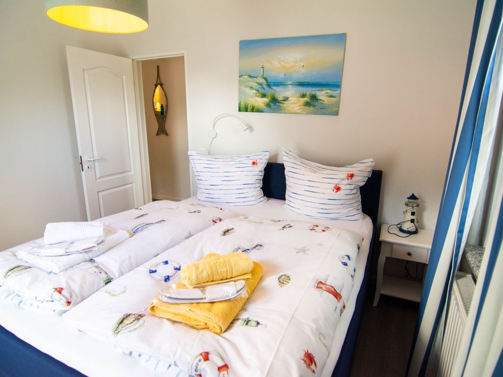 Schlafzimmer 1