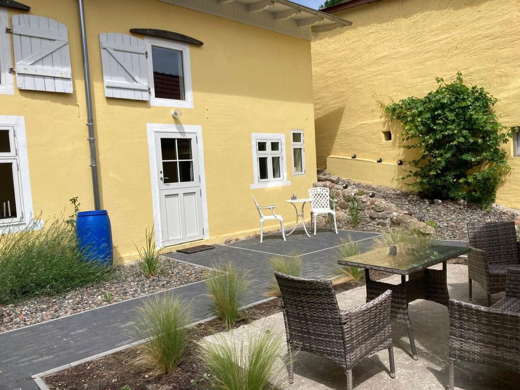 Innenhof mit Terrasse