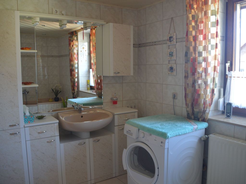 Badezimmer mit Trockner