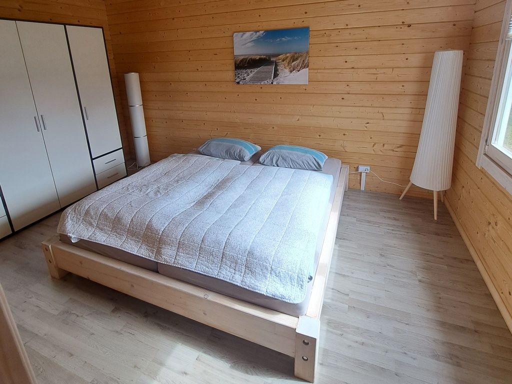Schlafzimmer mit Doppelbett