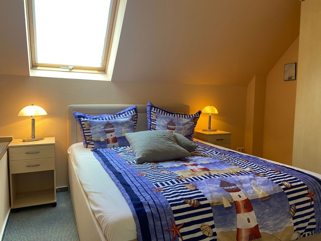 Schlafzimmer 1