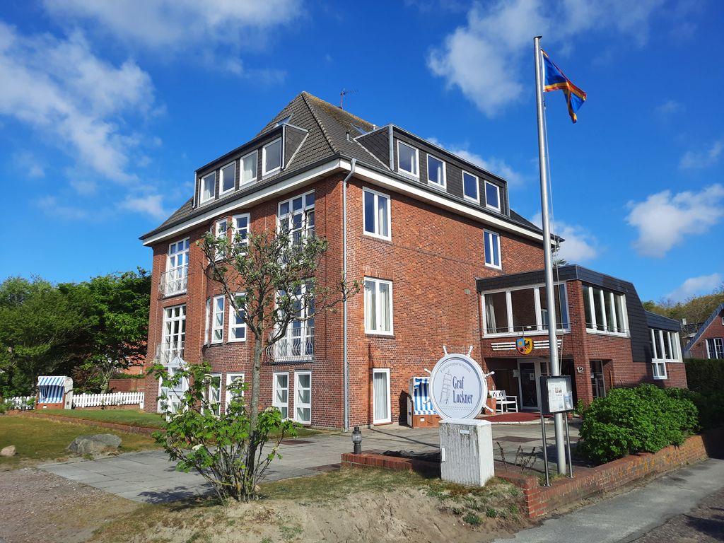 Haus Graf Luckner mit 15 Appartements am Südstrand