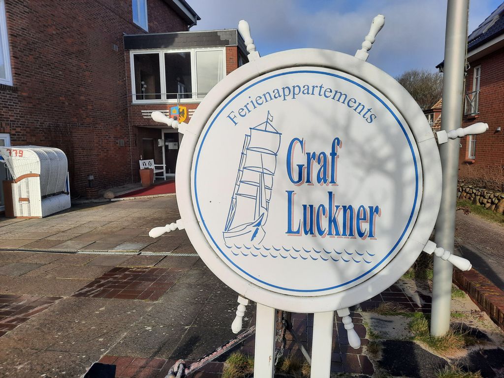Haus Graf Luckner mit 15 Appartements am Südstrand