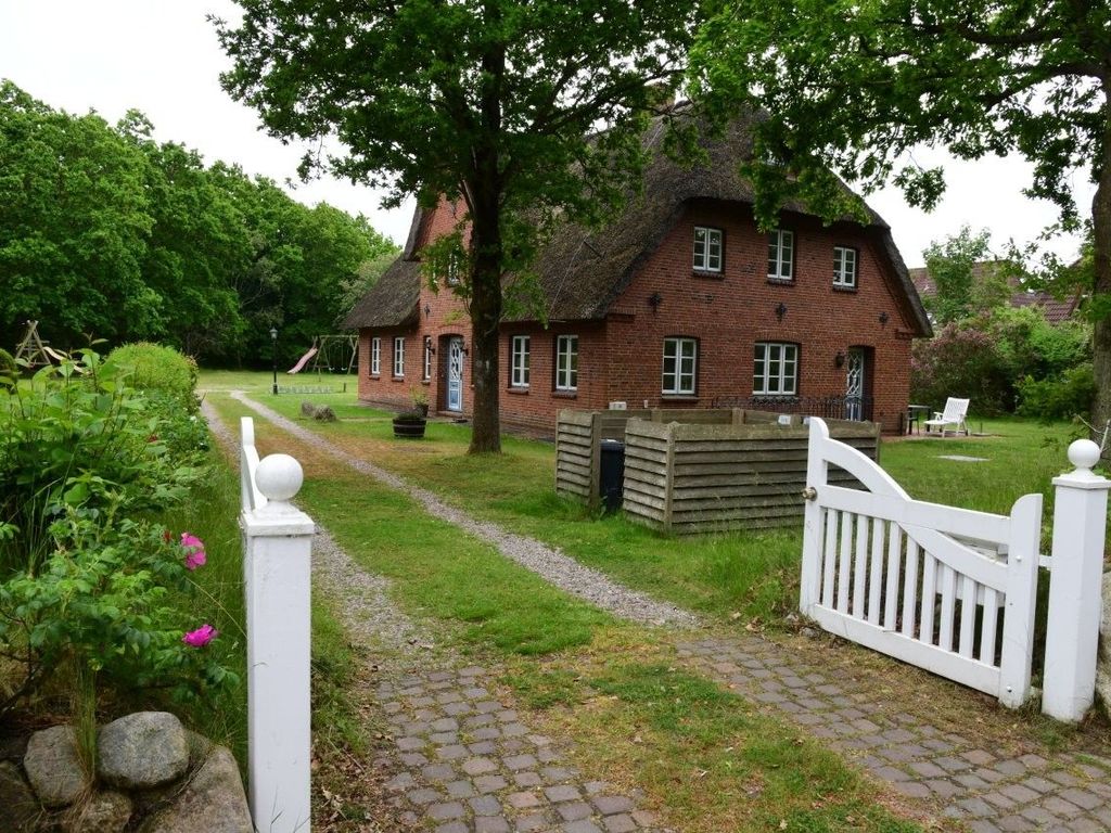 Jüghen Hüs (Ginster-Haus) unter Reet