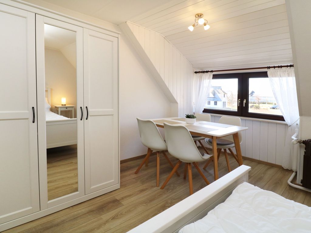 Schlafzimmer mit Essecke