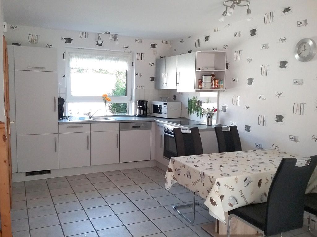 Küche mit Sitzplatz
