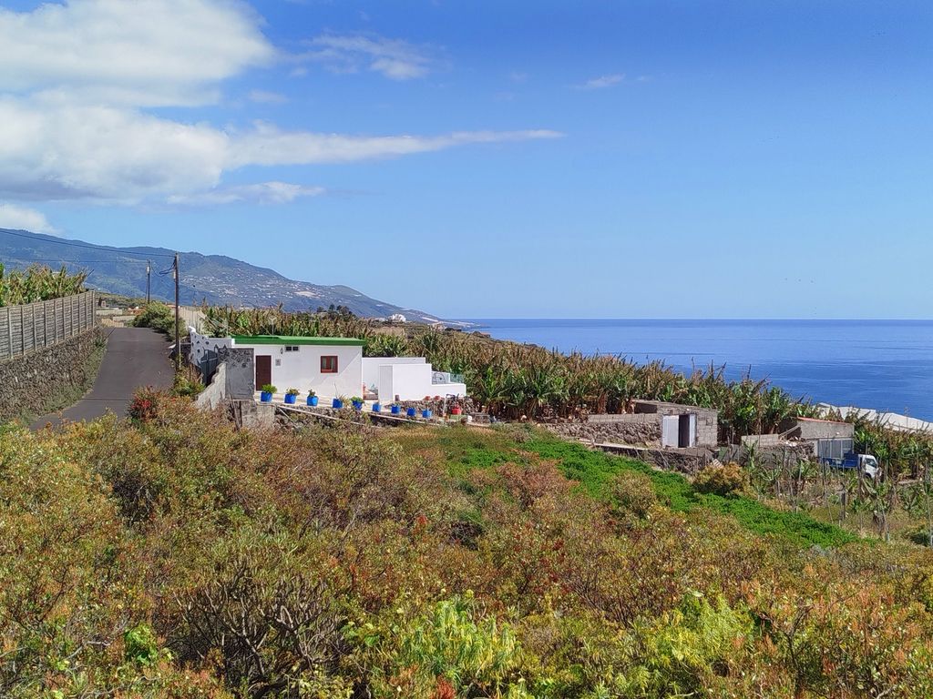 Alleinlage auf einer Finca oberhalb des Flughafens von La Palma