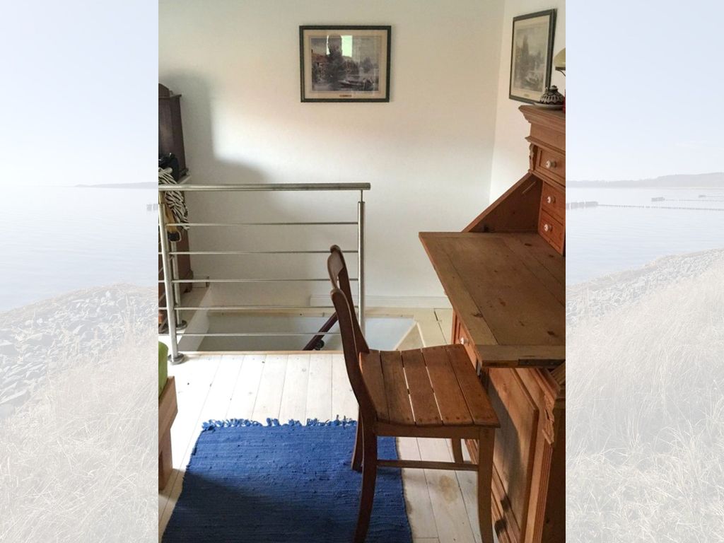 Schlafzimmer mit Schreibsekretär