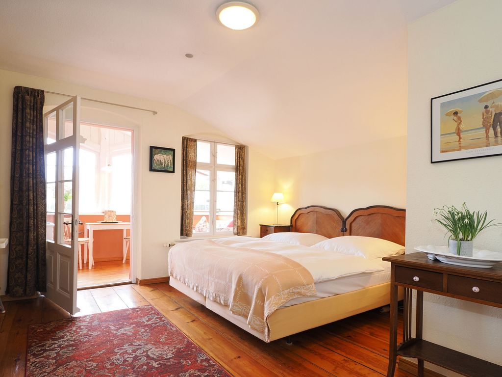 Schlafzimmer mit integrierter Pantryküche