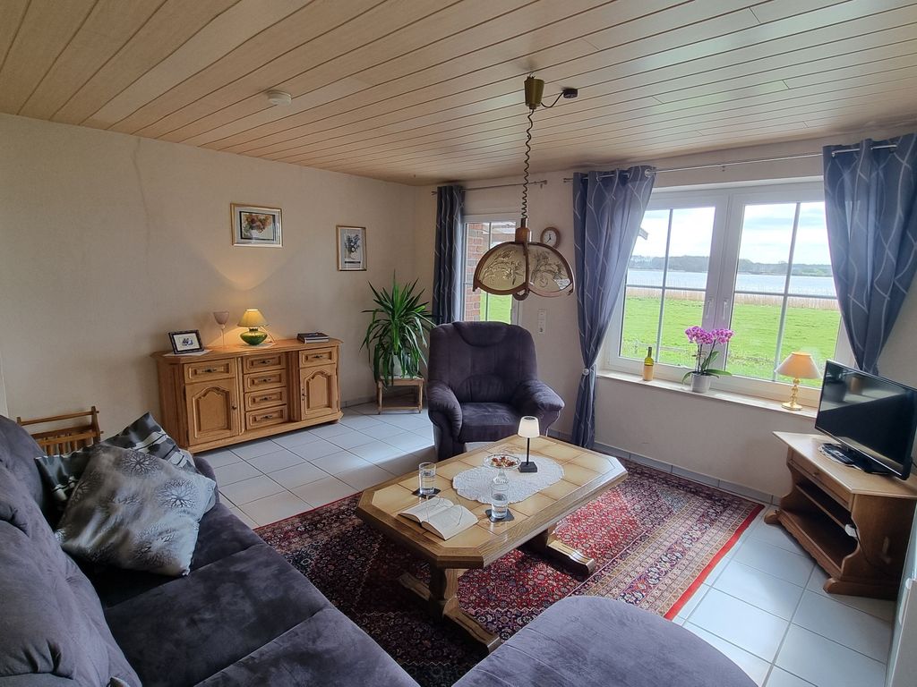 Wohnbereich mit Aussicht auf die Schlei FH Schlei-Wiese