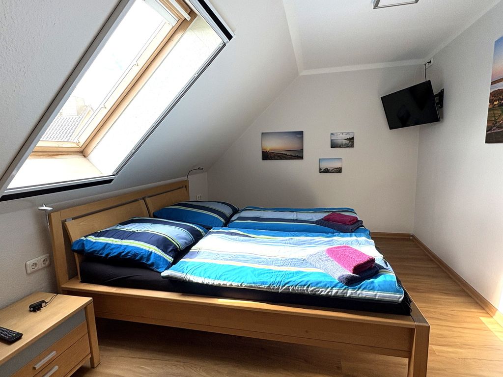 Schlafzimmer mit Doppelbett