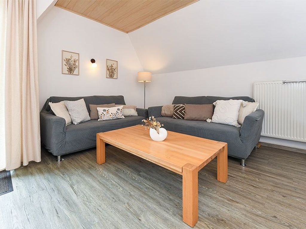 Wohnzimmer mit Essbereich