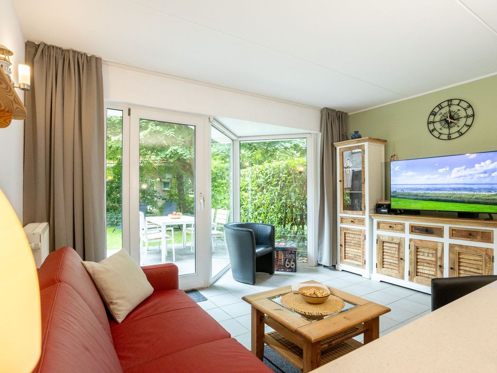 Blick auf die Terrasse, Smart TV
