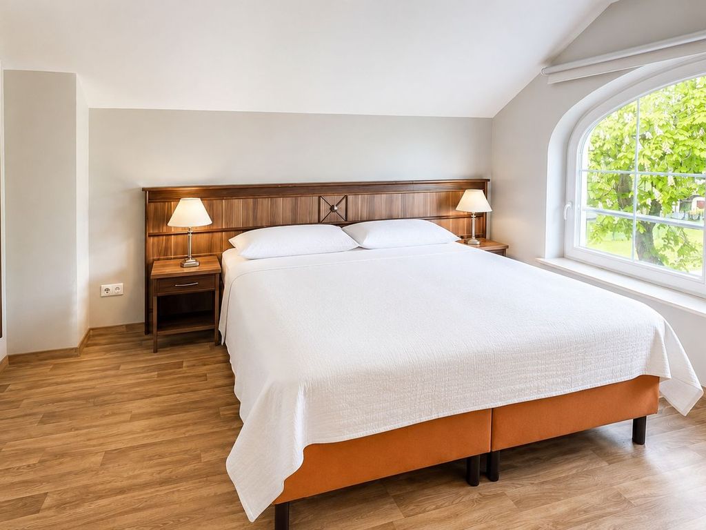 Schlafzimmer 1