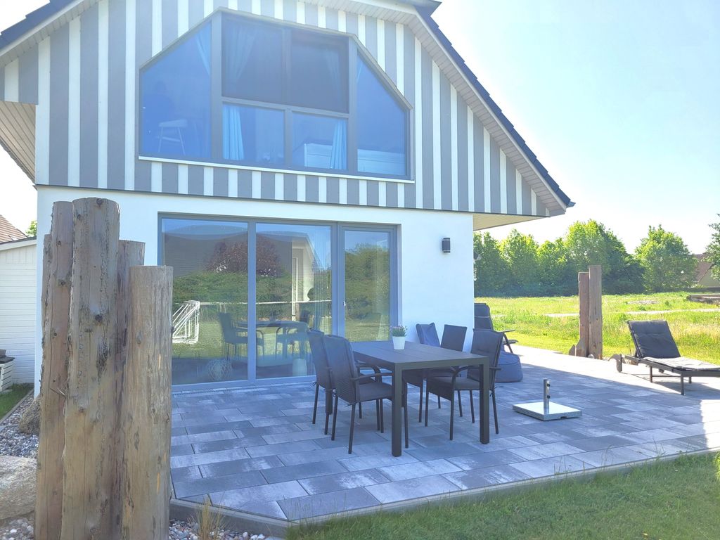 schöne Terrasse lädt zum Verweilen ein