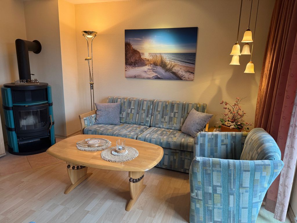 gemütliches Wohnzimmer mit Kamin