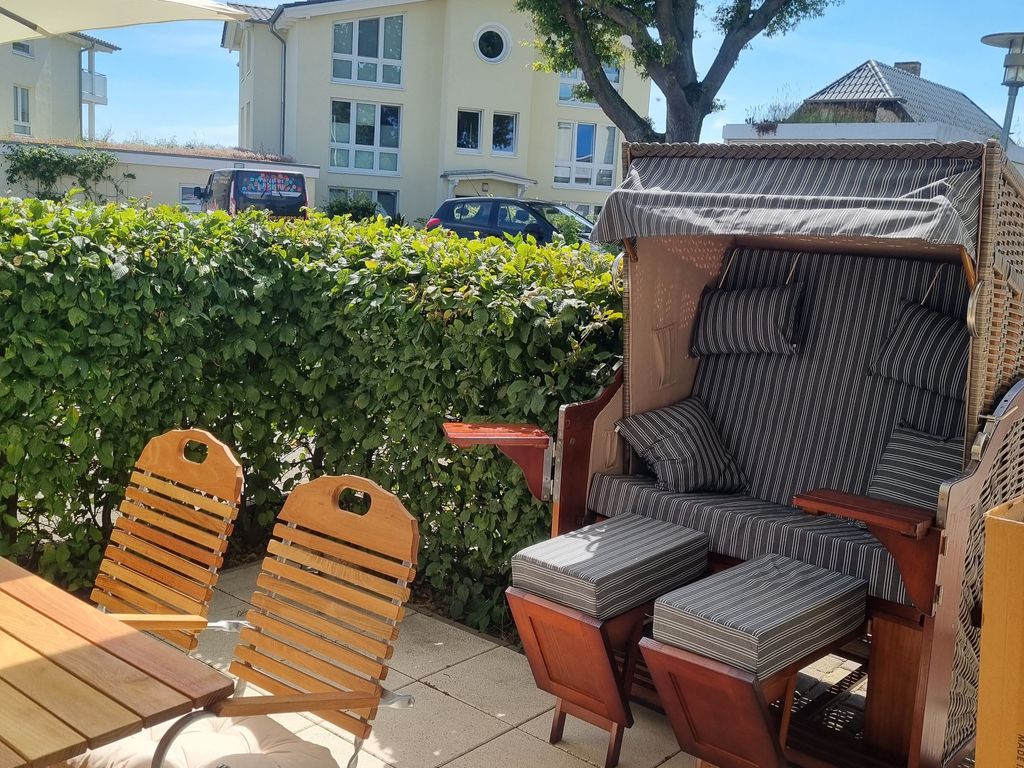 Terrasse mit Strandkorb