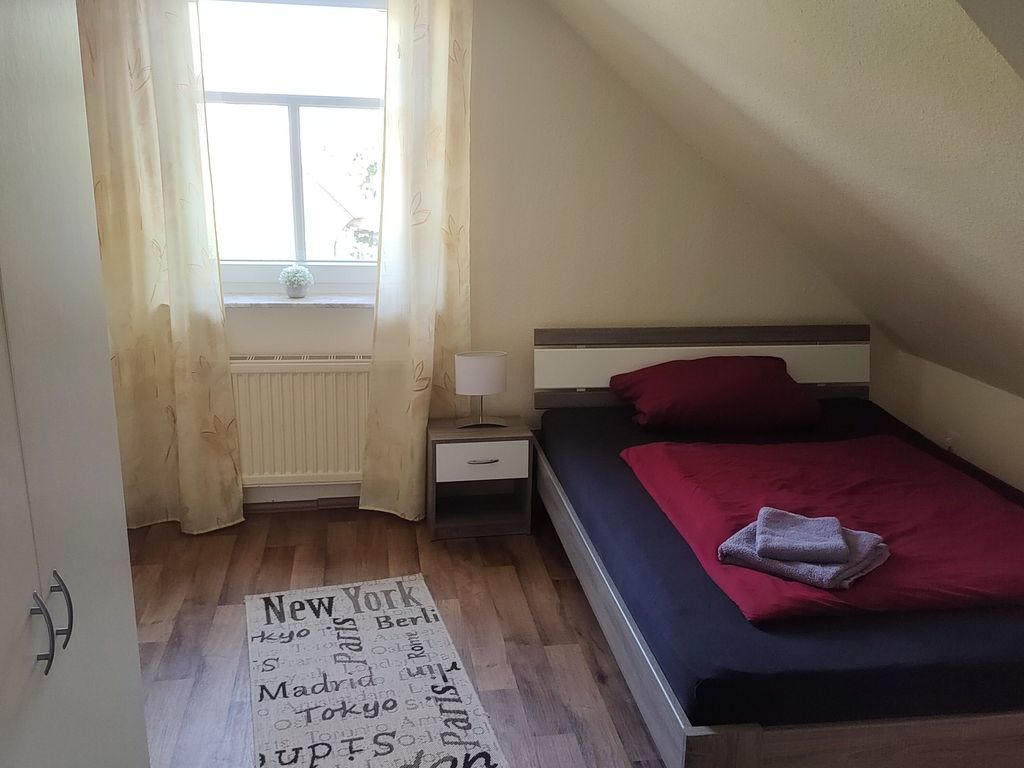 Schlafzimmer 4