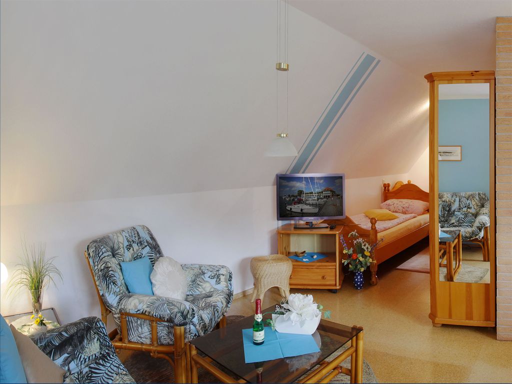 Die Ferienwohnung Nr. 3 & 4 im OG des Reetdachhauses An der Rehwiese, im schönen Ostseebad Karlshagen.
