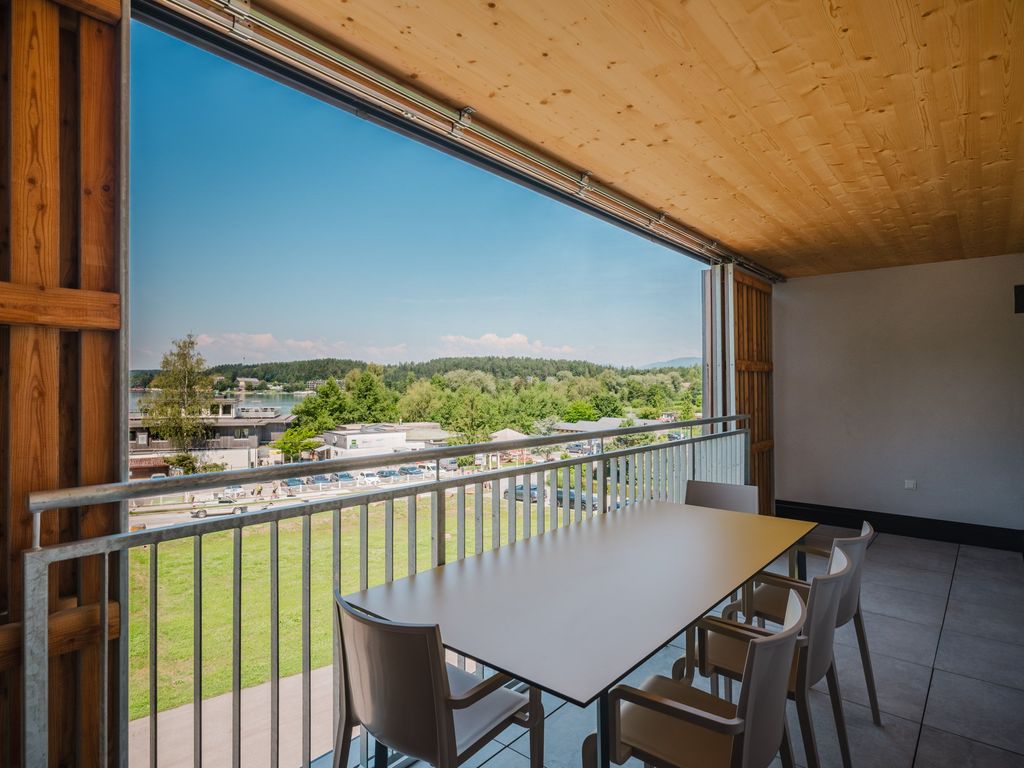 Terrasse mit Seeblick