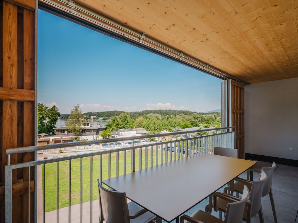 Terrasse mit Seeblick
