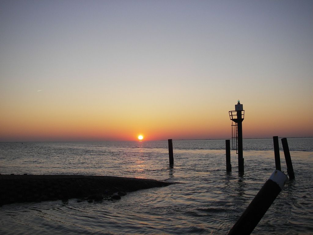 Sonnenuntergang am Deich